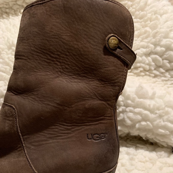 Ugg Lynnea Leather Shearling Boot, size 8 - Picture 4 of 11